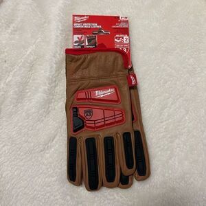 NWT Milwaukee Impact protection comfortable leather gloves size 8”/M